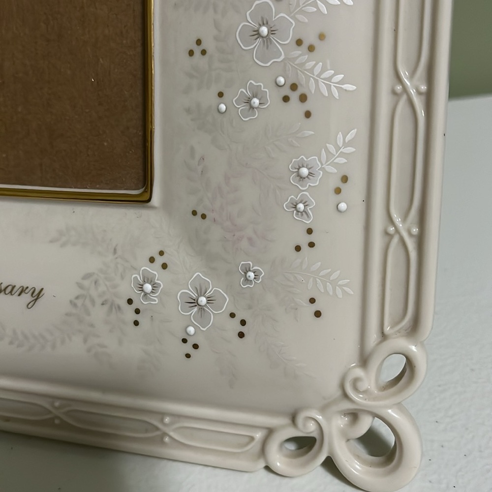 Lenox Wedding Promises 50th Anniversary Picture Frame 12x10 and displays 5x7 - Picture 3 of 8
